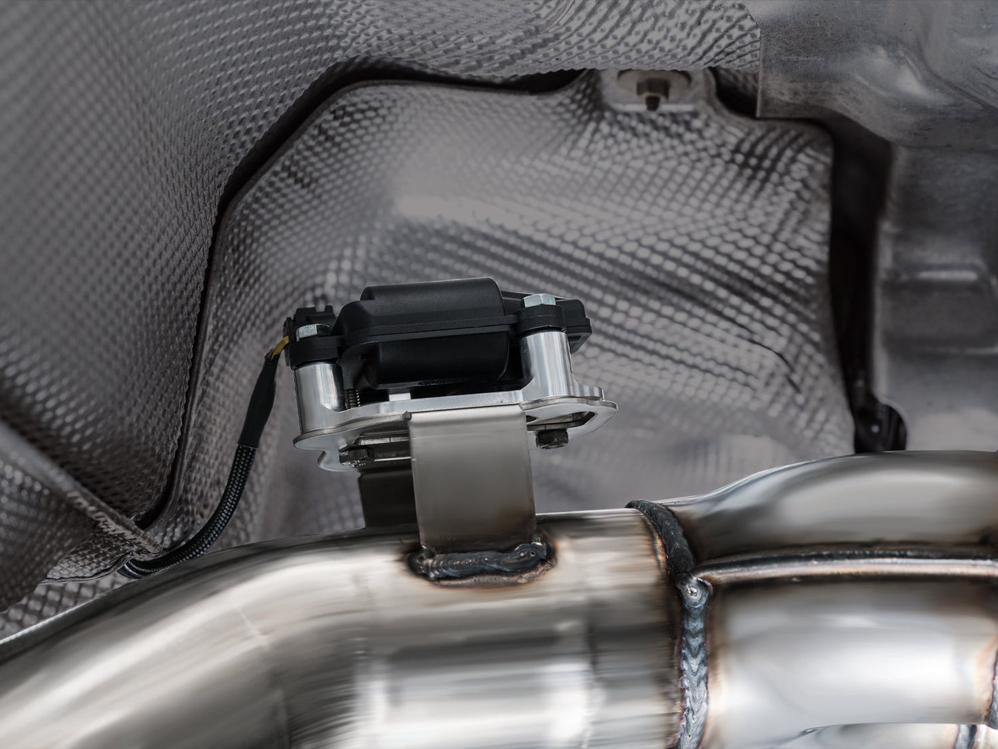 AWE Track Edition Exhaust for BMW G87 M2 - Chrome Silver Tips