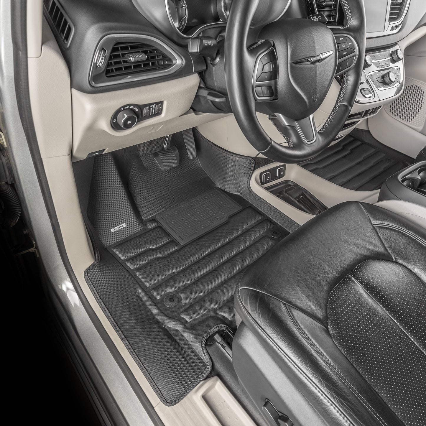 Chrysler Grand Caravan 8-Seater SXT
