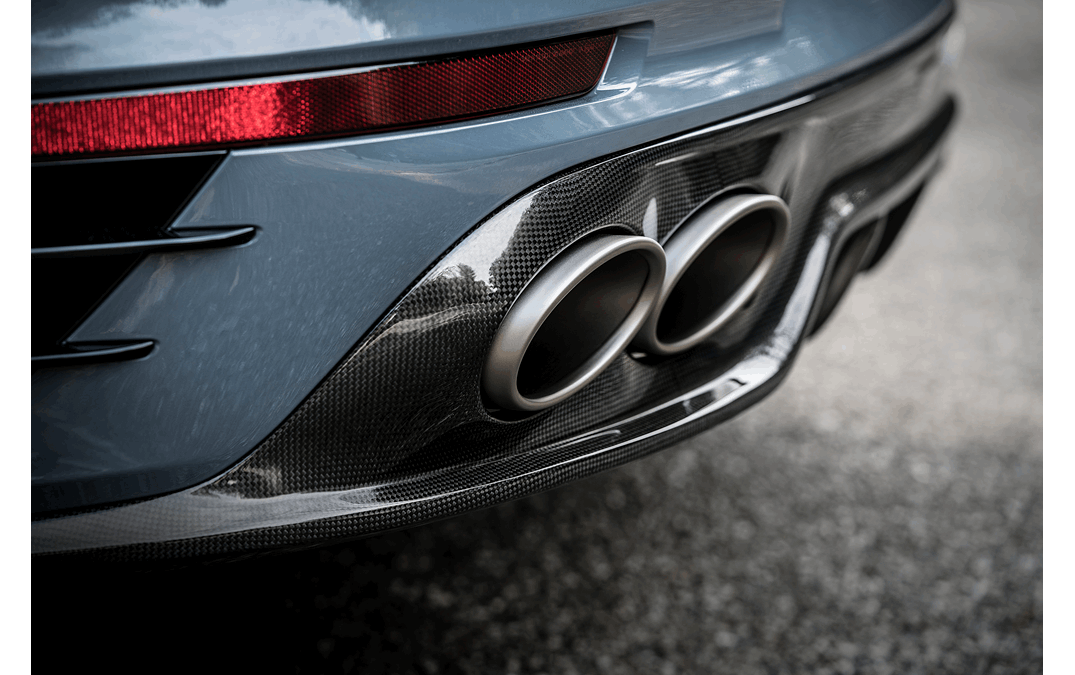 Rear Carbon fiber diffuser - High Gloss Porsche 911 Turbo / Turbo S (991.2)