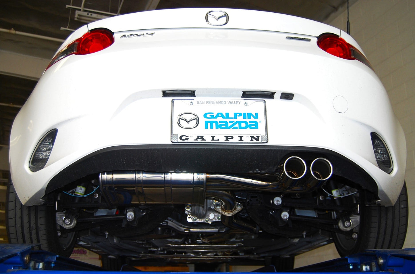 Invidia 15-Up Mazda MX-5 Miata Q300 Rolled S.S.Tip Cat-back Exhaust