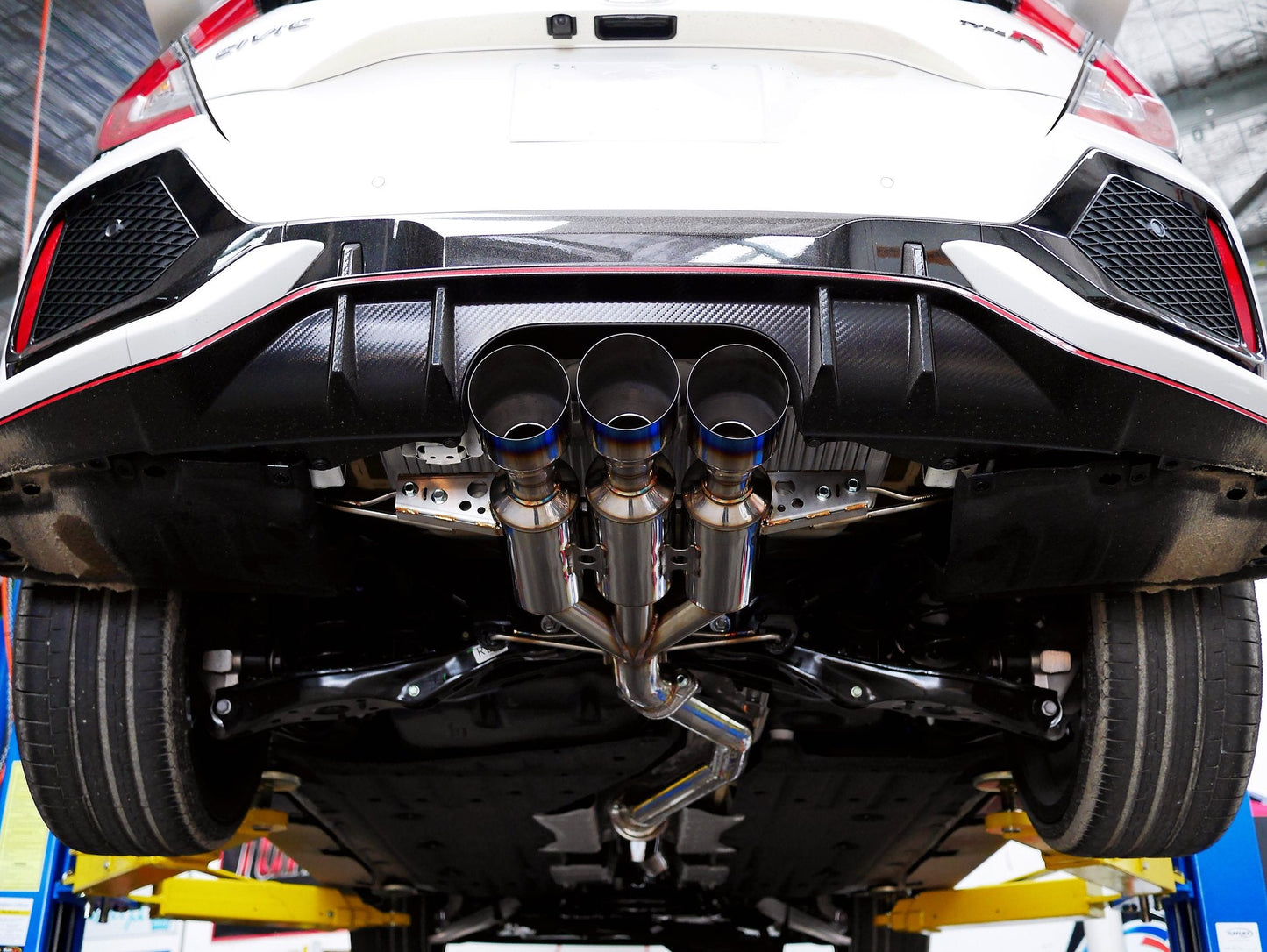 Invidia 17-21 Honda Civic Type-R FK8 R400 Gemini Titanium tips Cat-back Exhaust