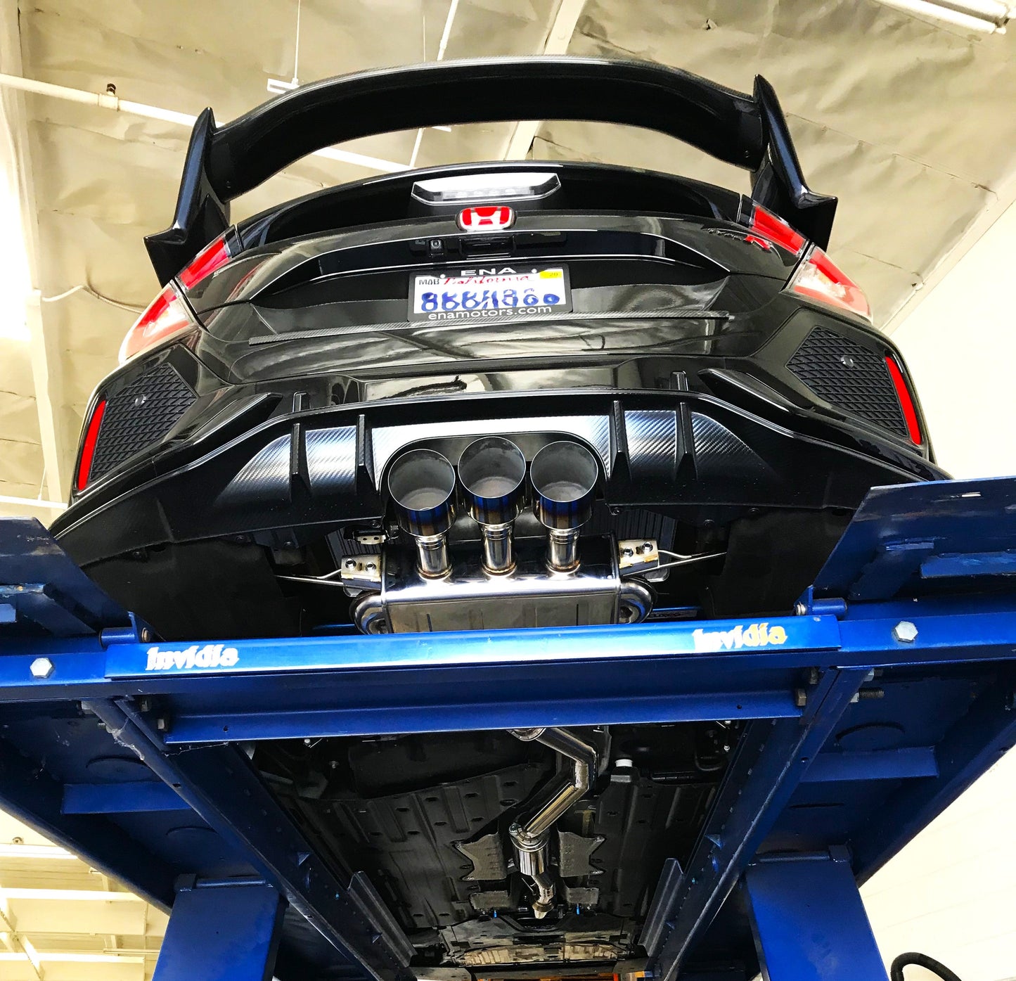 Invidia 17-21 Honda Civic Type-R FK8 Q300 Titanium tip Cat-back Exhaust